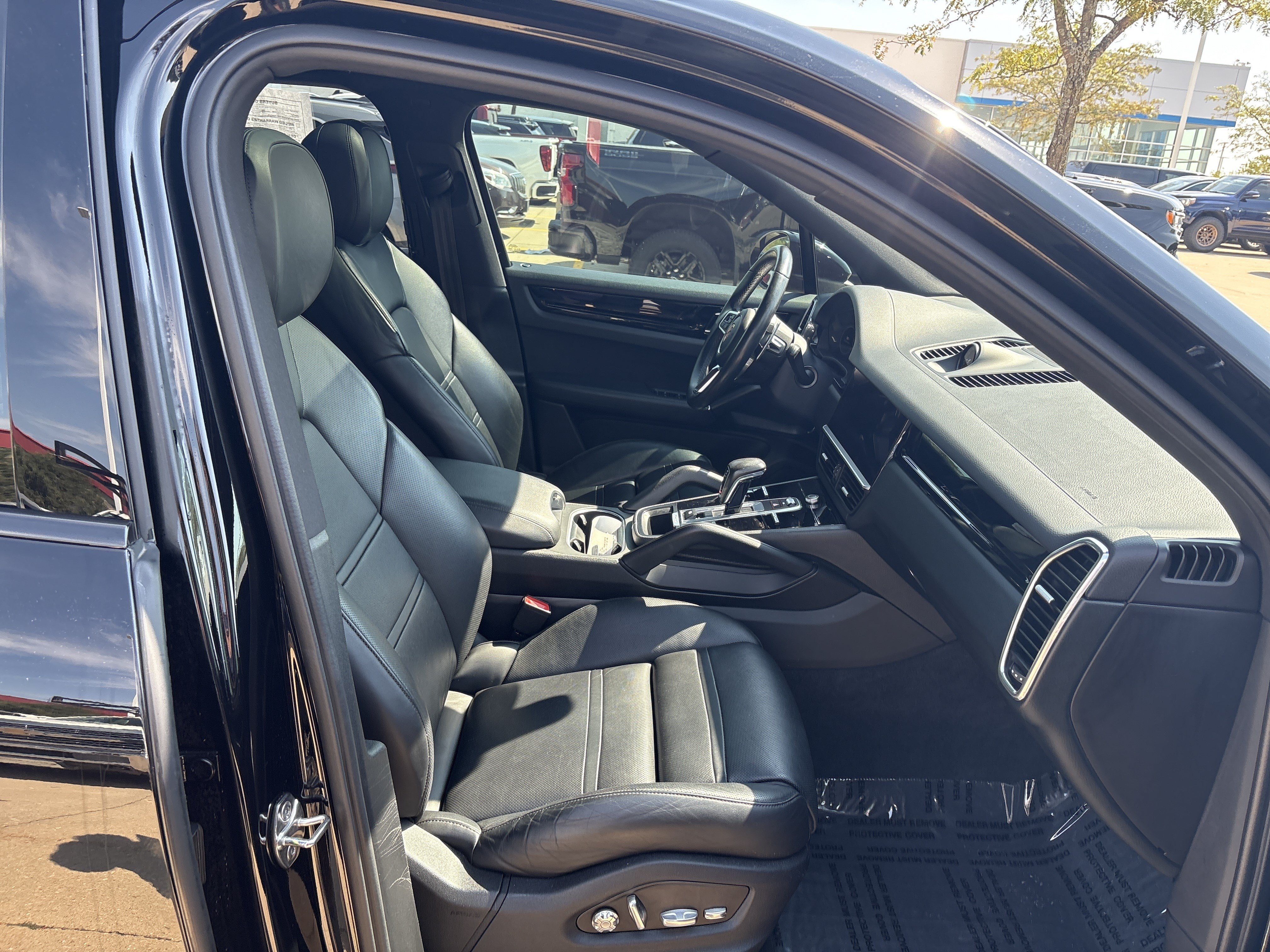 Used 2020 Porsche Cayenne AWD/4WD image 20