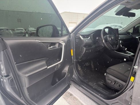 Used 2021 Toyota RAV4 XLE image 10
