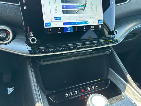 Certified 2023 Jeep Wagoneer L Series II image 29