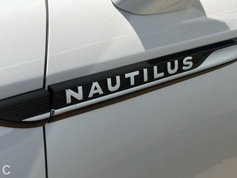 Used 2019 Lincoln Nautilus Select FWD image 20