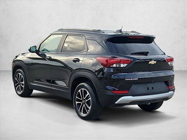 Used 2025 Chevrolet TrailBlazer LT FWD image 8