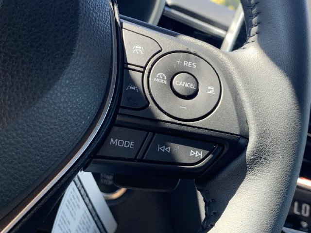 Used 2025 Toyota Corolla SE w/ SE Package FWD image 23