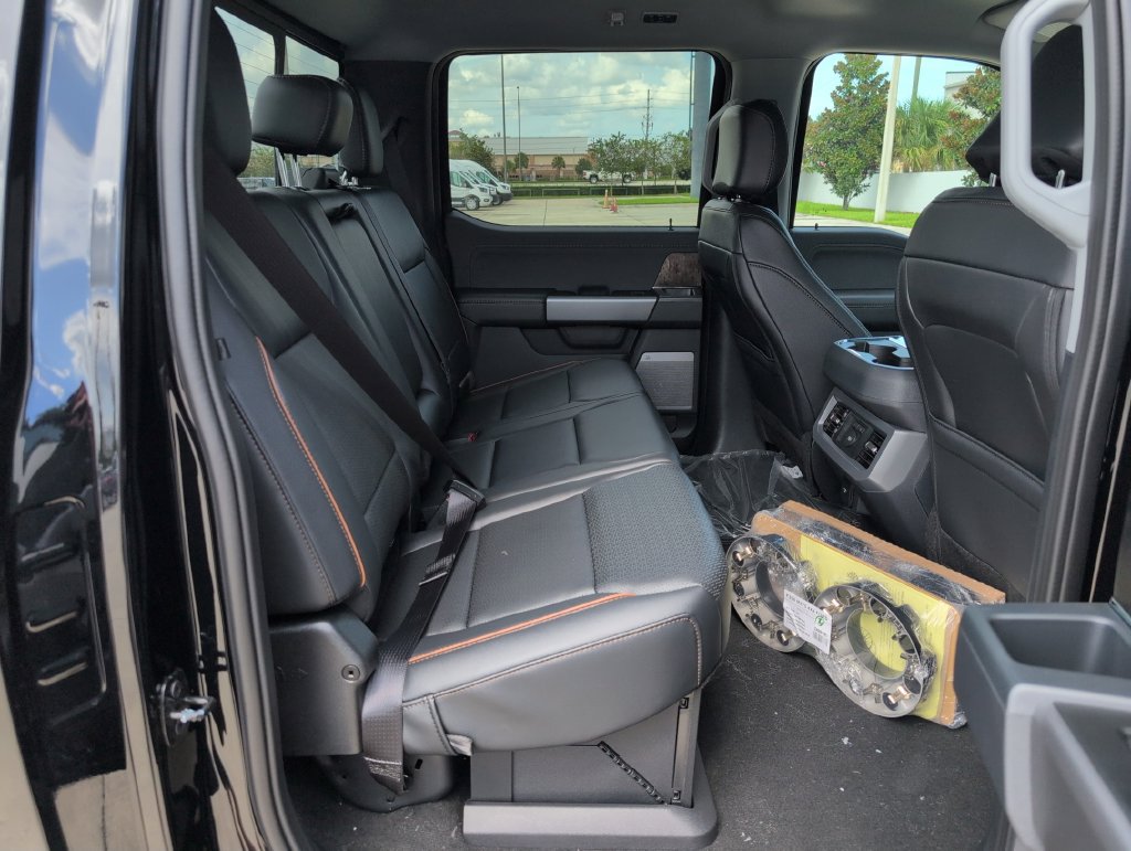 New 2026 Ford F350 Lariat w/ Black Appearance Package AWD/4WD image 13