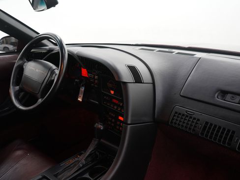Used 1993 Chevrolet Corvette Coupe RWD image 12