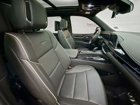 Used 2023 Cadillac Escalade ESV Sport AWD/4WD image 32