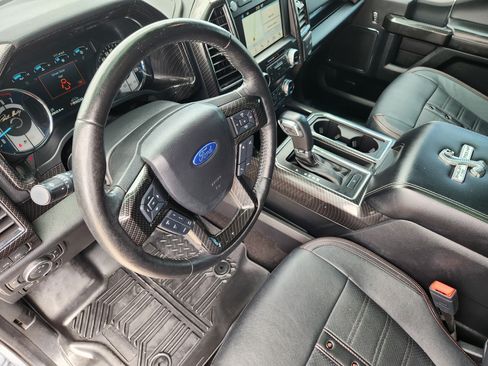 Used 2019 Ford F150 Lariat w/ Equipment Group 502A Luxury AWD/4WD image 14