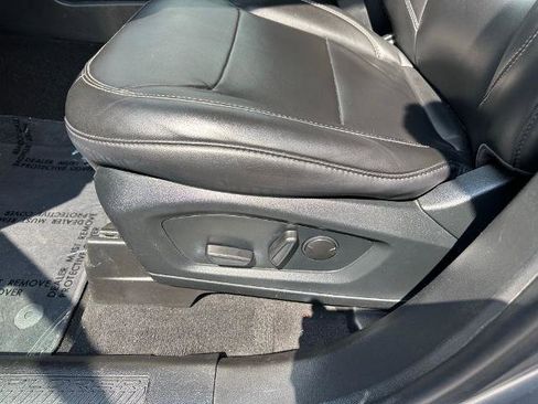 Certified 2022 Ford Explorer XLT w/ Equipment Group 202A RWD image 12