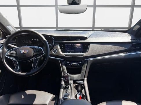 Used 2025 Cadillac XT5 Premium Luxury w/ Technology Package AWD/4WD image 17