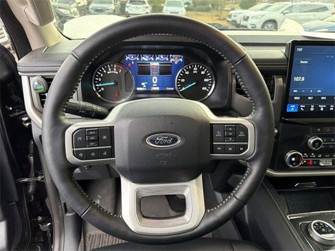 Used 2024 Ford Expedition XLT image 21