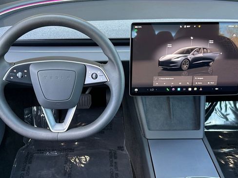 Used 2025 Tesla Model 3 image 12