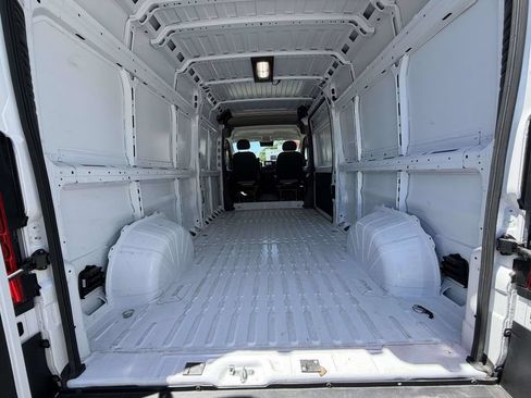 Used 2026 RAM ProMaster 2500 w/ Convenience Group FWD image 18