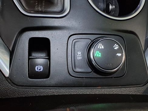 Used 2019 Chevrolet Traverse LT AWD/4WD image 27