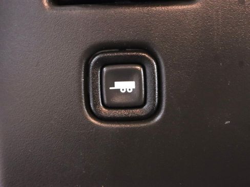 Used 2017 Chevrolet Express 2500 RWD image 19