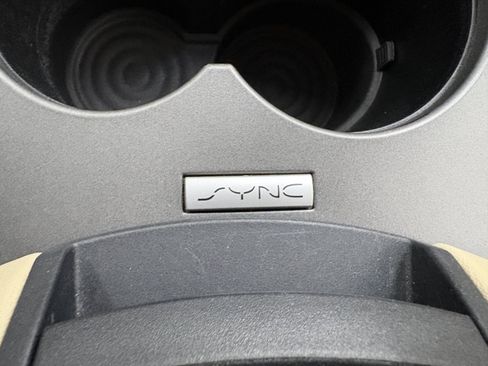 Used 2015 Ford Taurus SE FWD image 17
