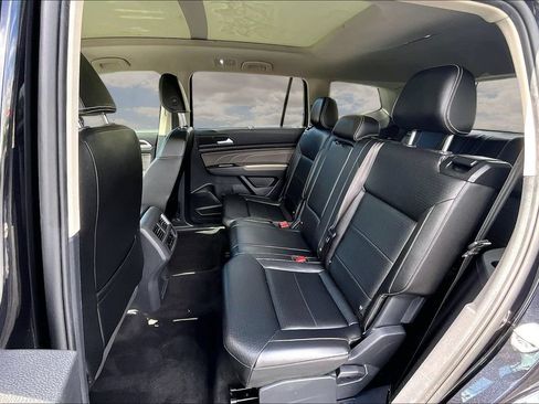 Used 2023 Volkswagen Atlas SE w/ Panoramic Sunroof Package FWD image 22