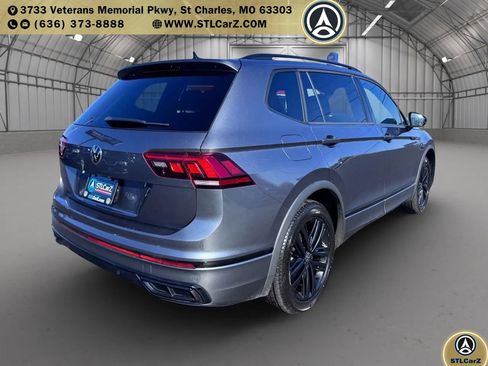 Used 2022 Volkswagen Tiguan SE R-Line image 3