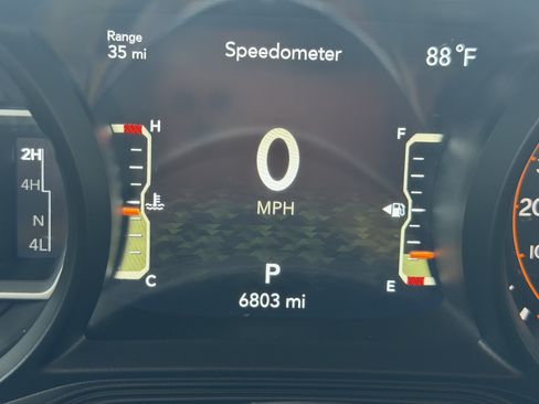 Used 2025 Jeep Wrangler Unlimited Sahara AWD/4WD image 14