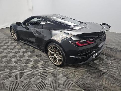 Used 2025 Chevrolet Corvette Z06 RWD image 5