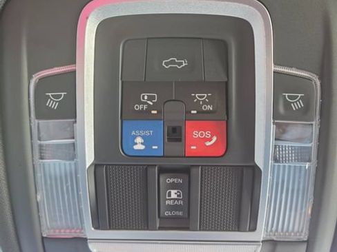 Used 2021 RAM 1500 Limited AWD/4WD image 23