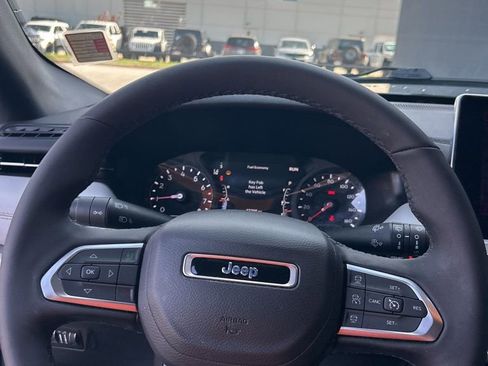 Used 2024 Jeep Compass Limited AWD/4WD image 9