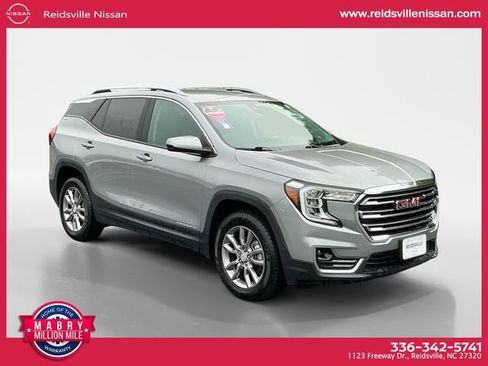 Used 2024 GMC Terrain SLT image 8