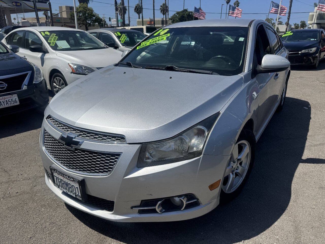 Used 2014 Chevrolet Cruze LT w/ RS Package FWD image 2