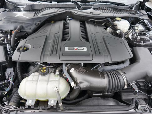 Used 2022 Ford Mustang GT RWD image 9