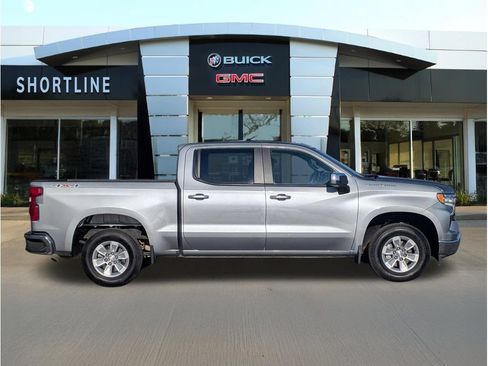 Used 2025 Chevrolet Silverado 1500 LT AWD/4WD image 2