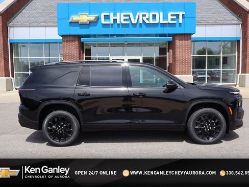 New 2026 Chevrolet Traverse LT AWD/4WD image 1