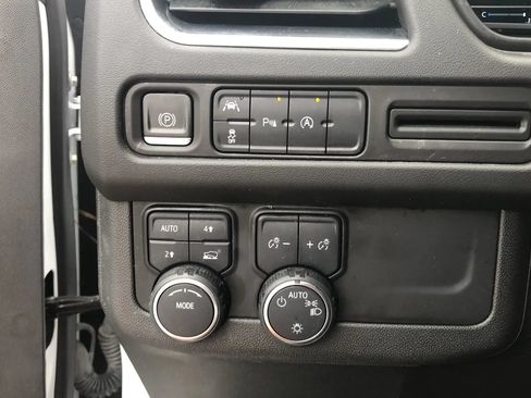 Used 2023 Chevrolet Suburban LT AWD/4WD image 14