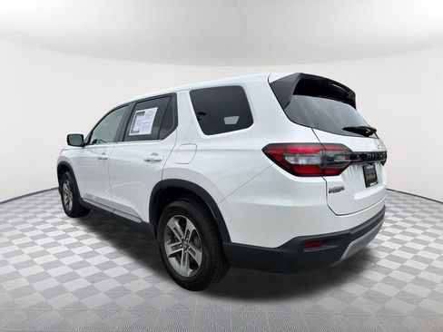 Used 2025 Honda Pilot EX-L image 7