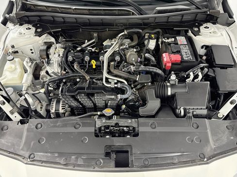 Used 2024 Nissan Altima 2.5 SV FWD image 11