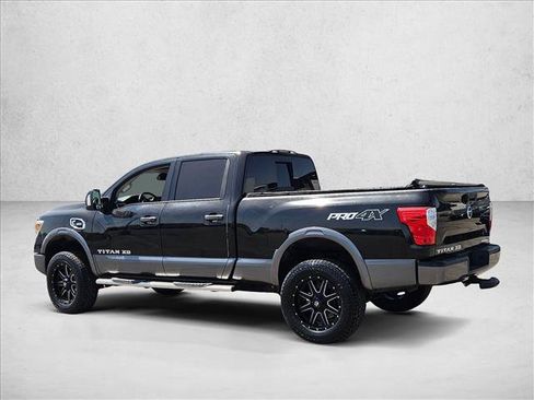 Used 2017 Nissan Titan PRO-4X AWD/4WD image 5