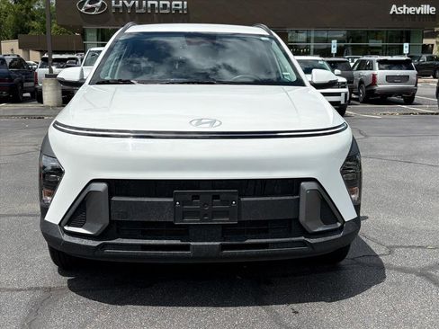 Certified 2024 Hyundai Kona SEL AWD/4WD image 2
