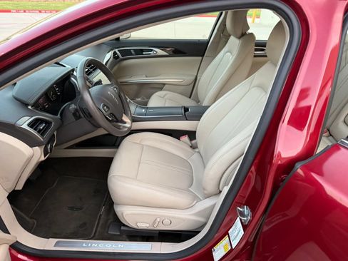 Used 2016 Lincoln MKZ FWD image 11