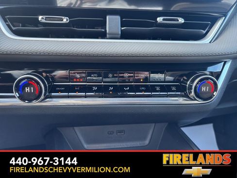 New 2026 Chevrolet Equinox LT w/ Convenience Package II image 2