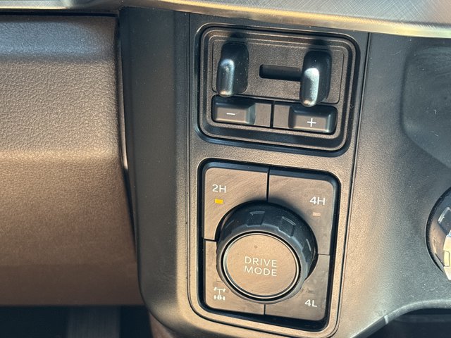 Used 2024 Ford F250 King Ranch w/ FX4 Off-Road Package AWD/4WD image 39