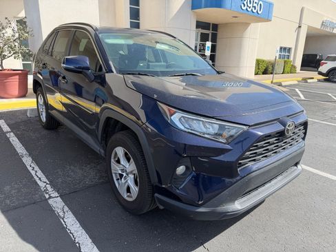 Used 2021 Toyota RAV4 XLE w/ Convenience Package image 8