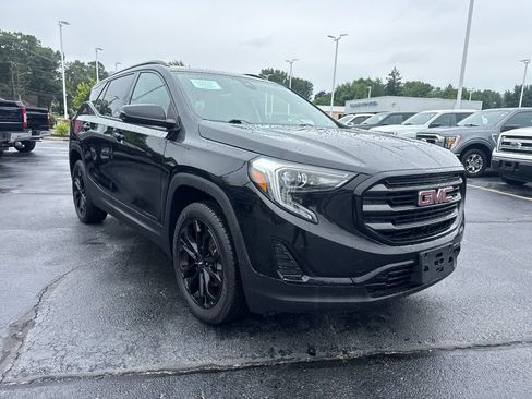 Used 2020 GMC Terrain SLE w/ Driver Convenience Package AWD/4WD image 4