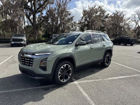 Used 2025 Chevrolet Equinox LT w/ Convenience Package II image 7