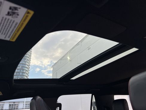 Used 2023 Ford Expedition Limited image 23