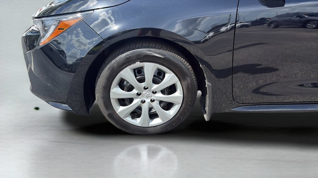 Used 2026 Toyota Corolla LE FWD image 23