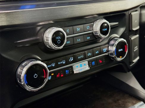 Used 2024 Ford F250 Lariat w/ Chrome Package image 16