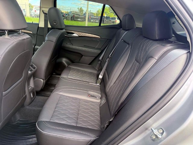 Used 2023 Buick Envision Avenir AWD/4WD image 14