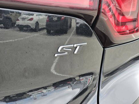 Used 2024 Buick Encore GX Sport Touring w/ Comfort Package image 9