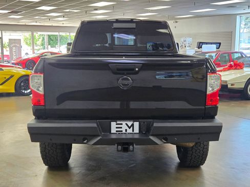 Used 2016 Nissan Titan PRO-4X w/ Pro-4x Convenience Package AWD/4WD image 8