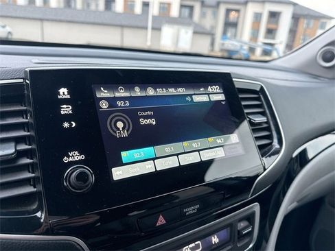 Used 2020 Honda Pilot Touring image 23