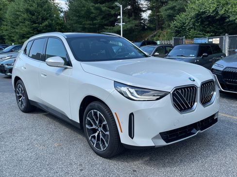Used 2026 BMW X3 xDrive30i w/ Convenience Package AWD/4WD image 3