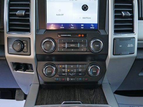 Used 2021 Ford F250 Lariat w/ Chrome Package image 64