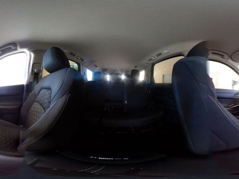 Used 2025 Nissan Pathfinder SV image 36